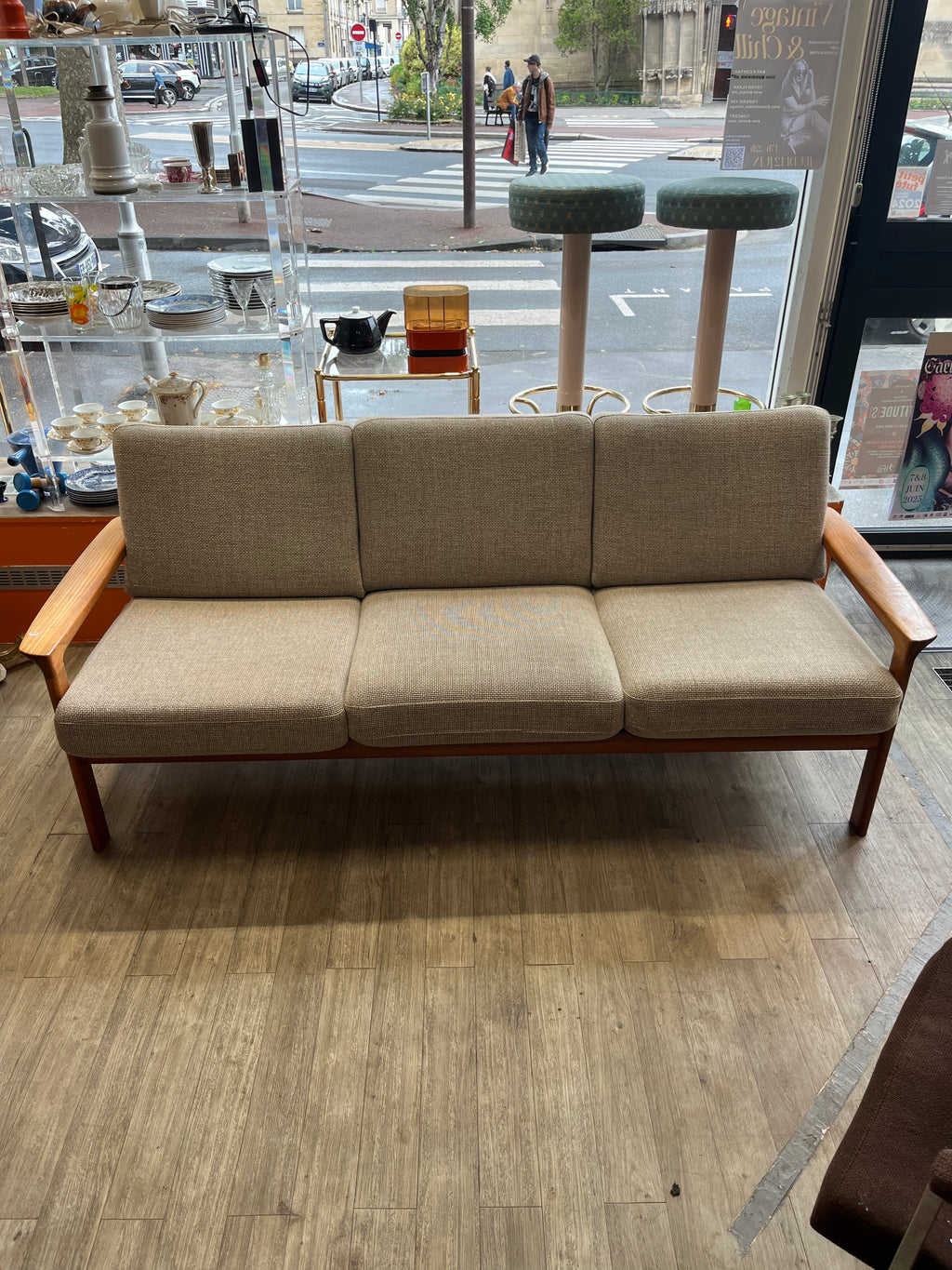 Banquette scandinave en teck massif 1970