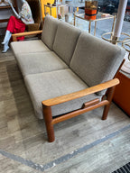 Banquette scandinave en teck massif 1970