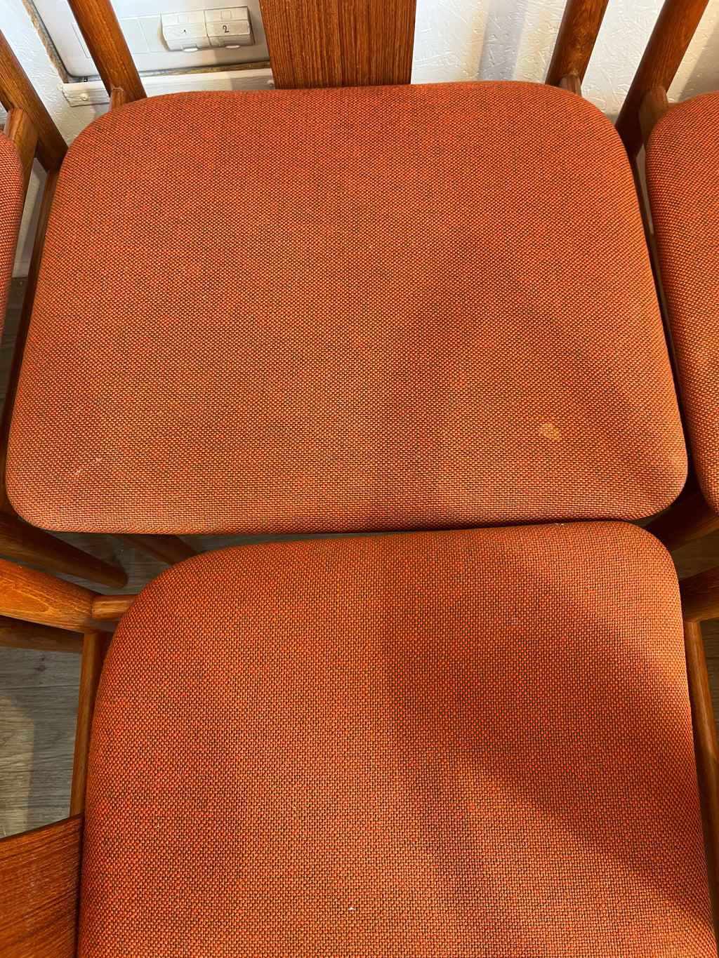 Chaises scandinaves en teck massif 1960