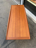 Table basse scandinave en teck design de Grete Jalk