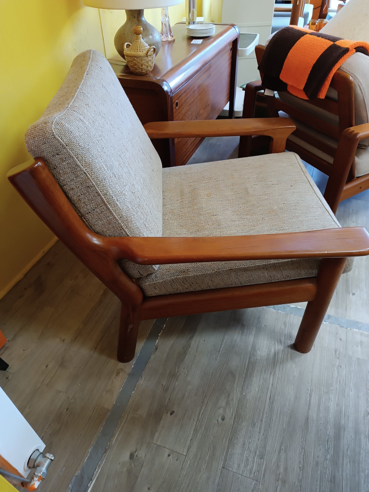 Fauteuil scandinave en teck massif années 60's.