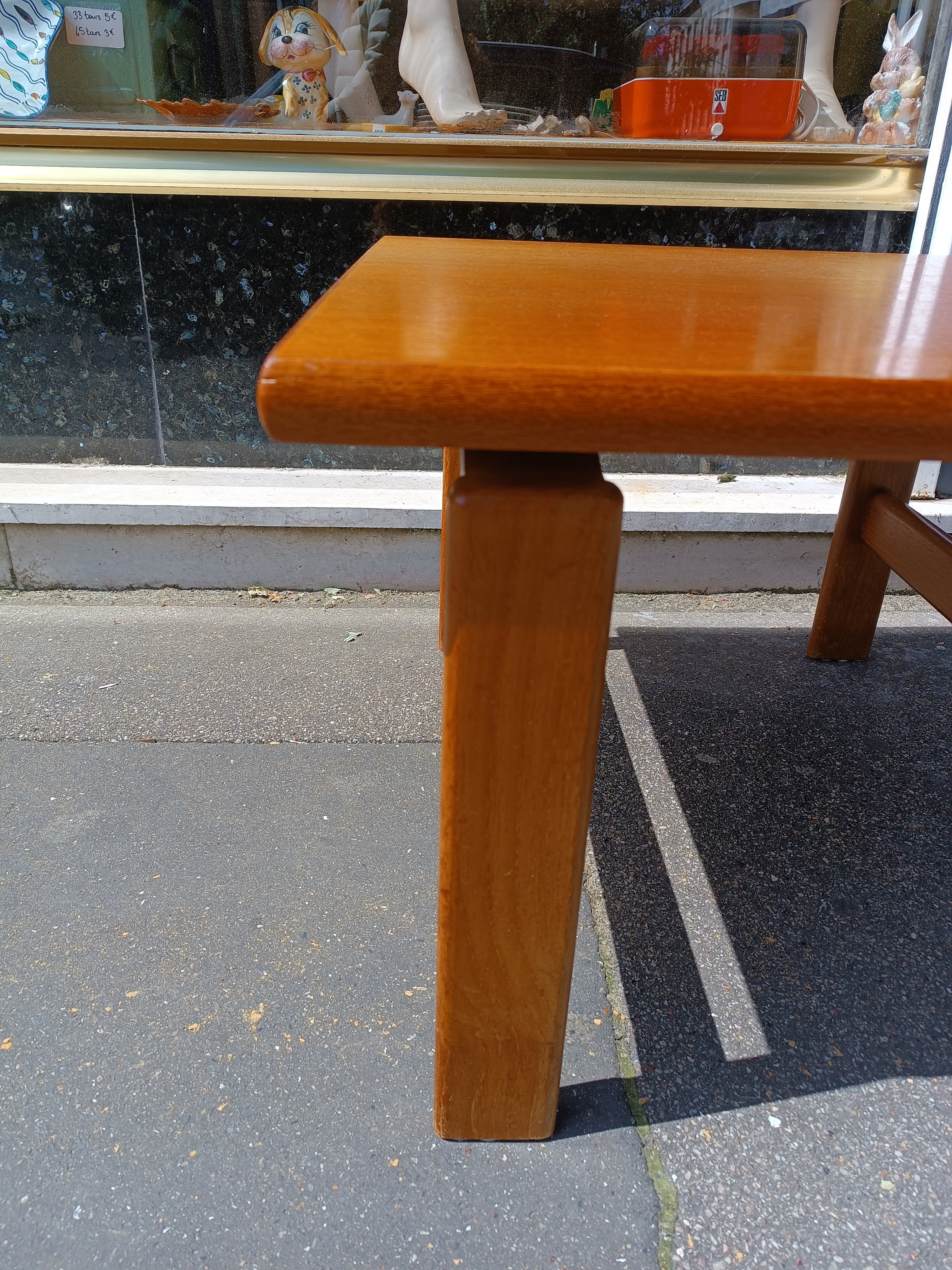 Table basse scandinave en teck de Niels Bach