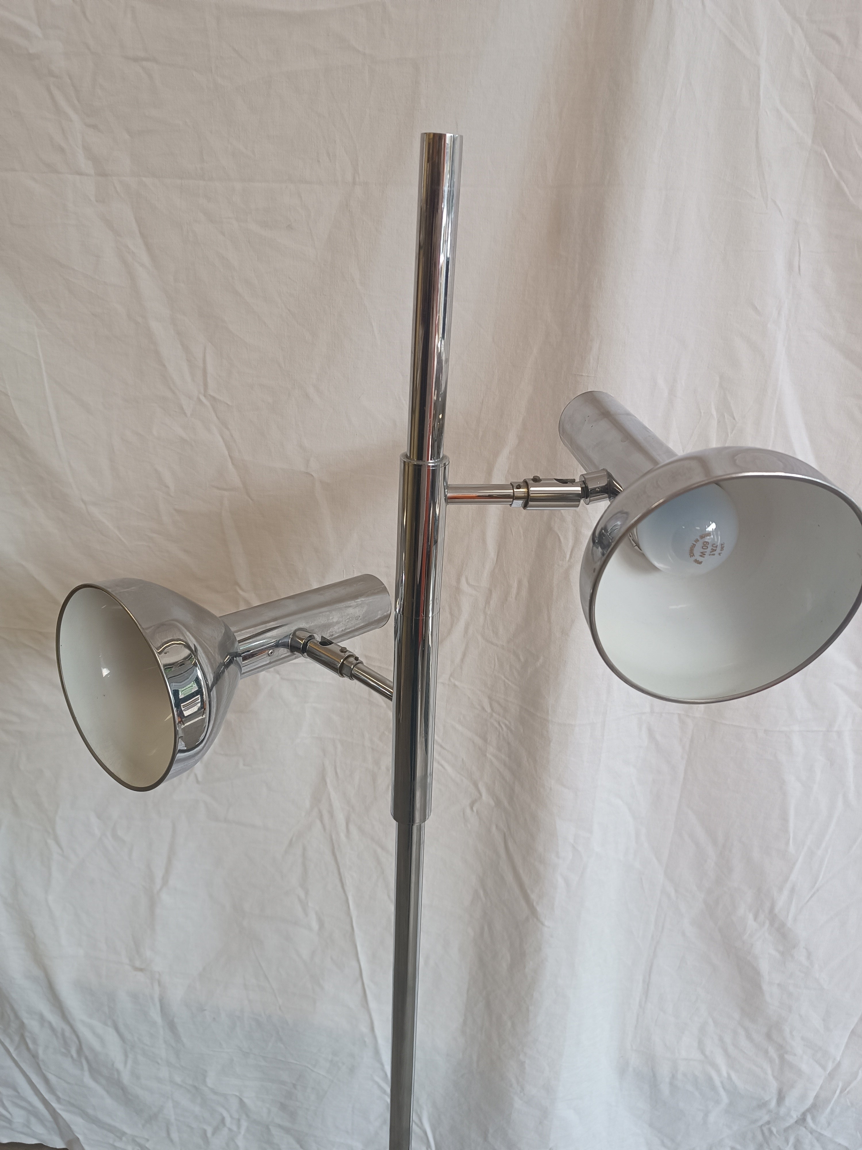 Lampadaire chromé années 70