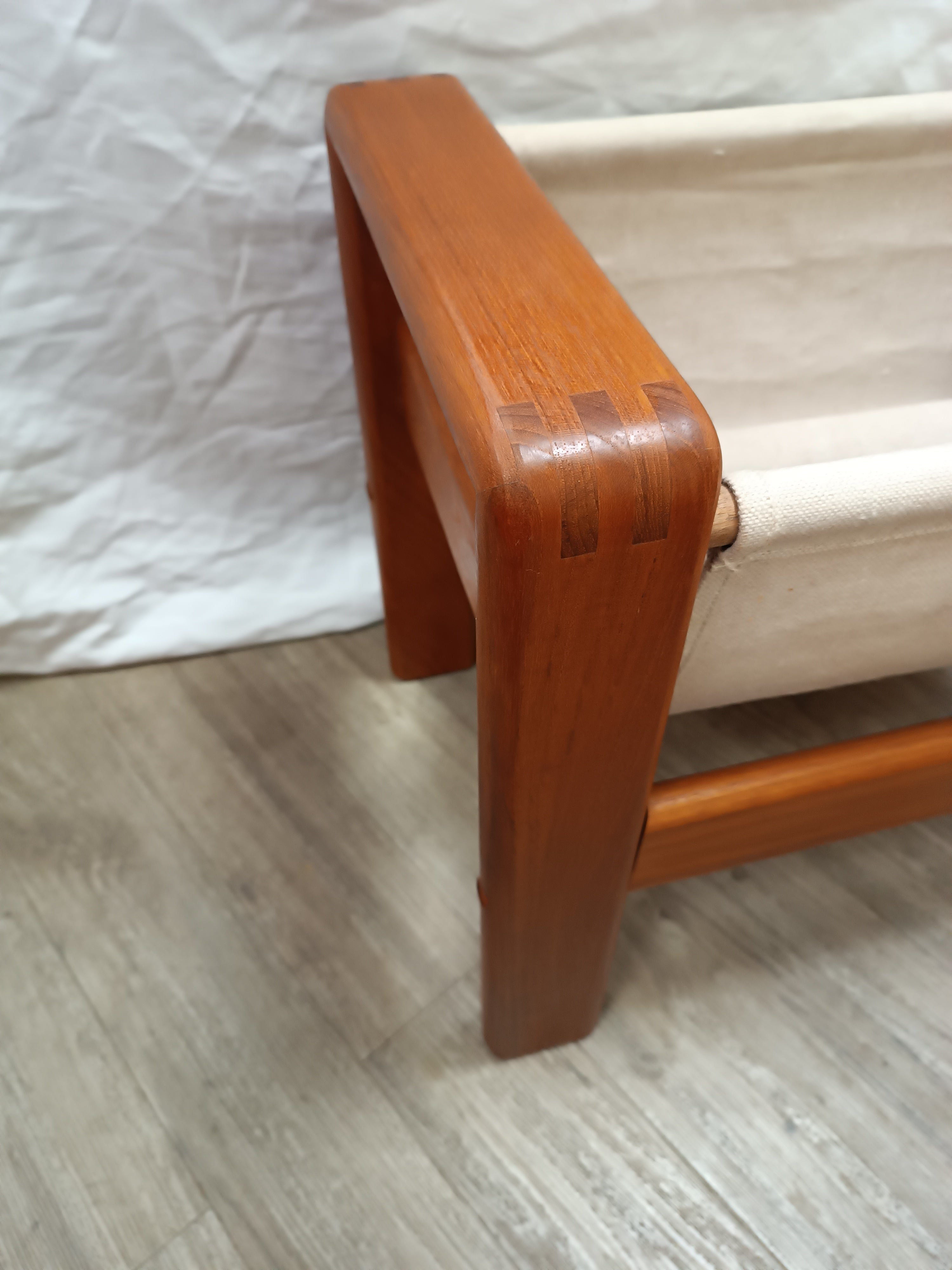 Portes revues scandinave en teck massif