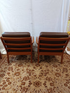 Paire de fauteuils scandinaves en teck massif et cuir Mickaël Laursen
