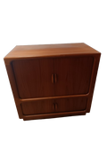 Commode scandinave à portes coulissantes en teck massif