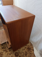 Commode scandinave à portes coulissantes en teck massif