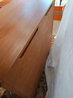 Commode scandinave à portes coulissantes en teck massif