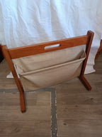 Porte revues scandinave en teck massif