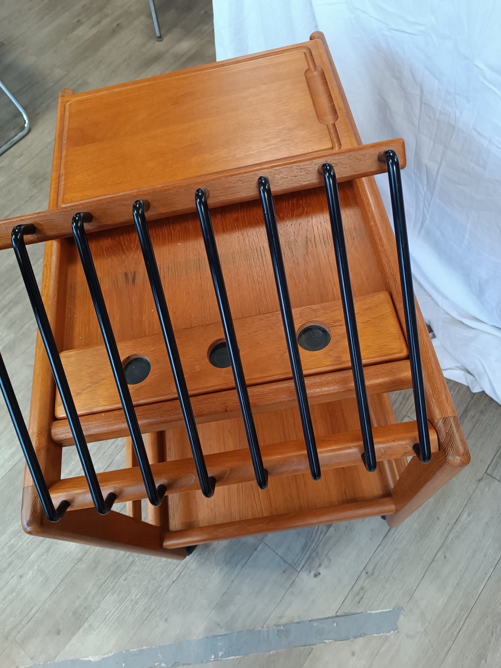 Desserte scandinave en teck massif 1970's