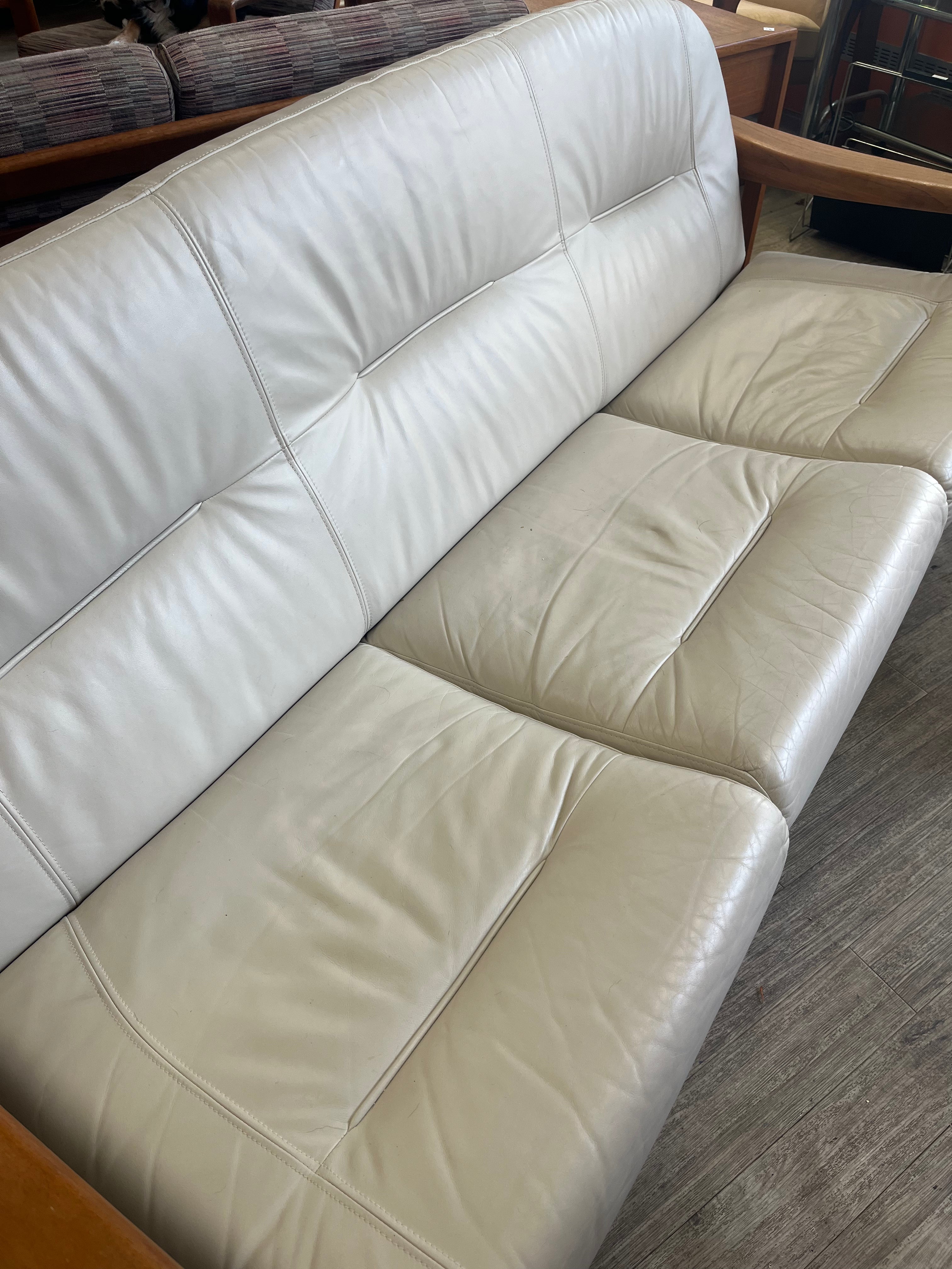 Banquette scandinave en teck massif et cuir 1970