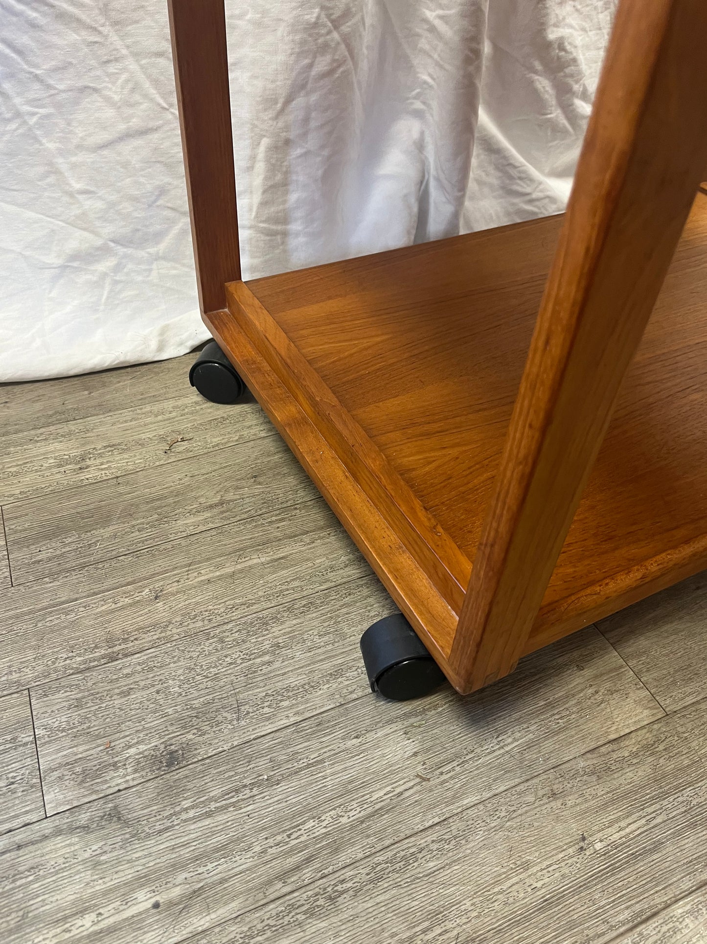 Desserte scandinave en teck 1970