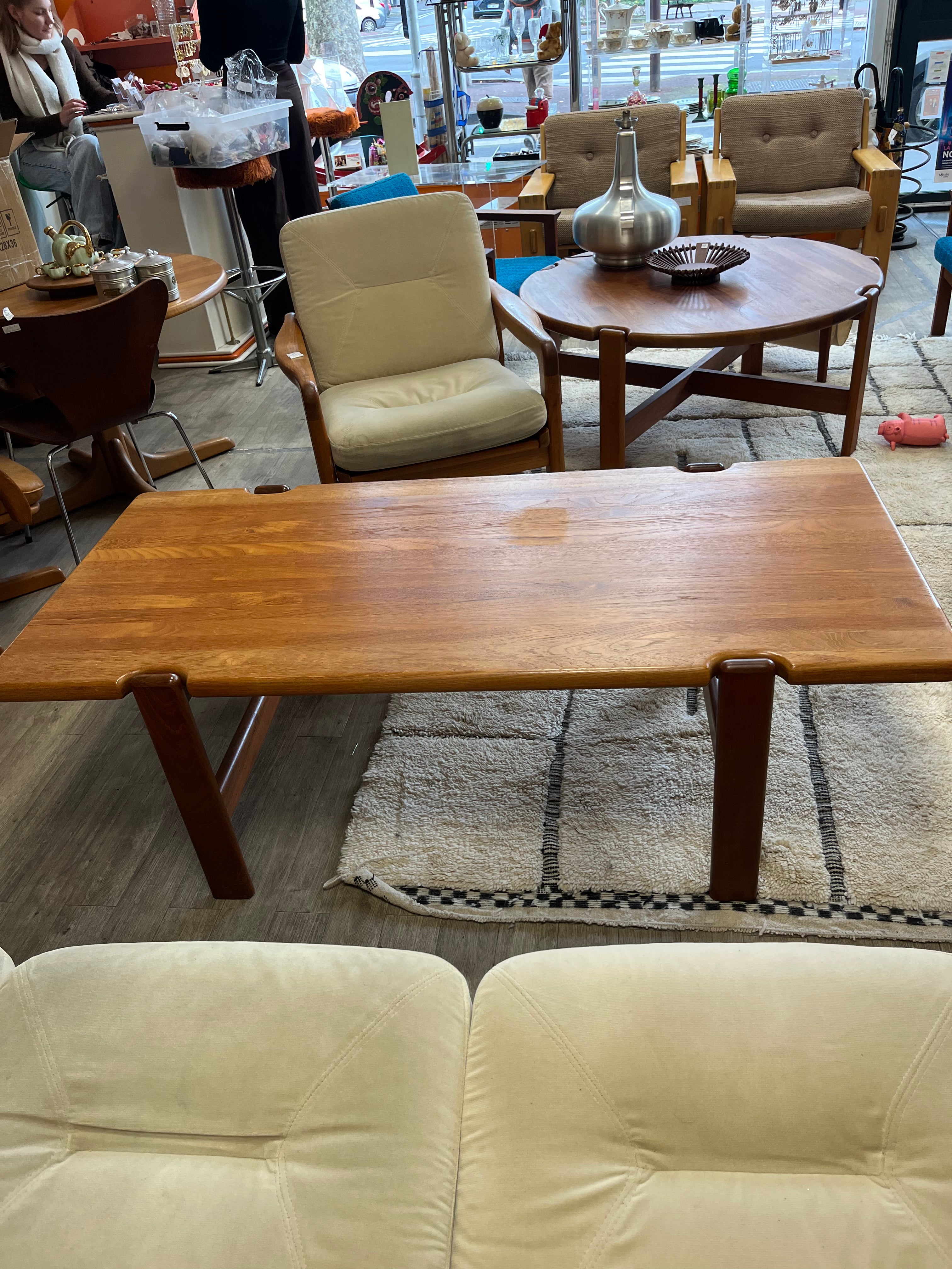 Table basse scandinave en teck massif 1970