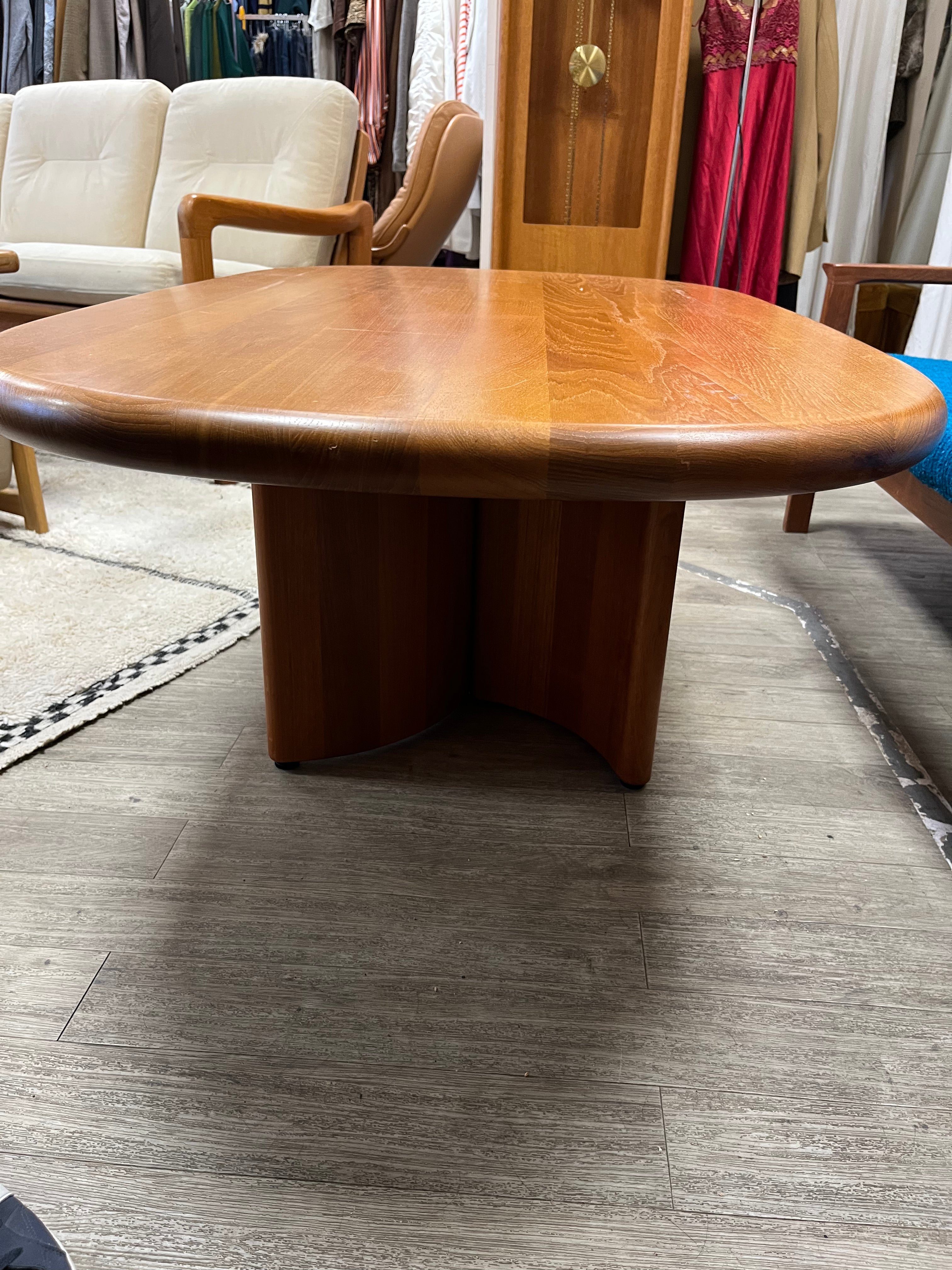 Table basse scandinave en teck massif 1970