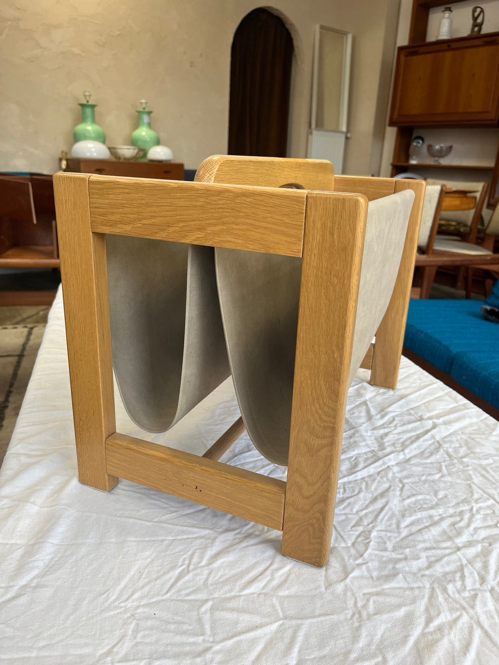 Porte revues scandinave en hêtre 1970