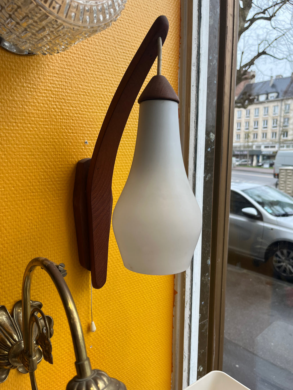 Applique murale scandinave en teck massif 1970