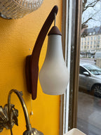 Applique murale scandinave en teck massif 1970
