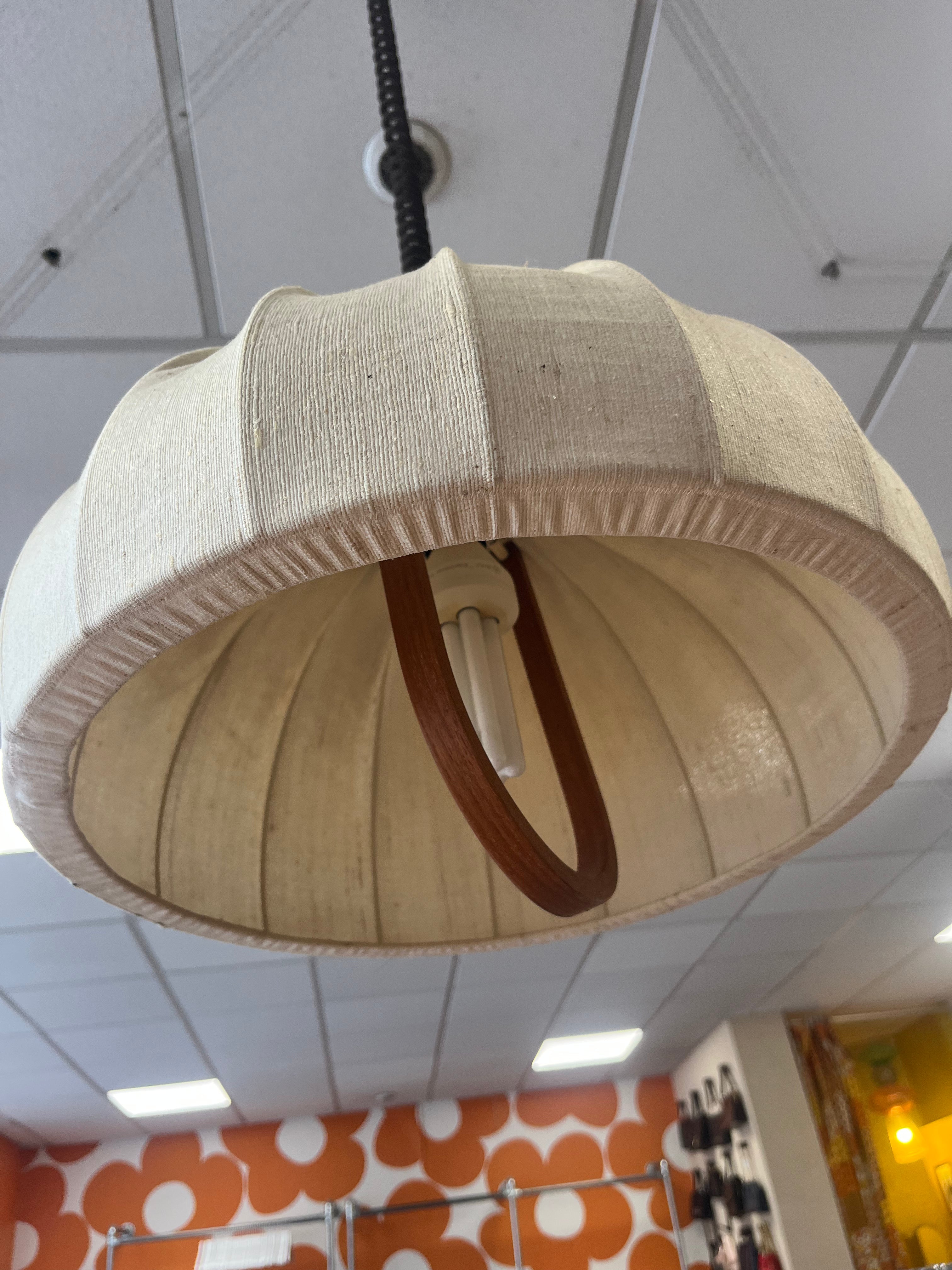 Plafonnier scandinave en teck « Domus » 1970