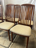 Chaises scandinaves en teck massif 1960