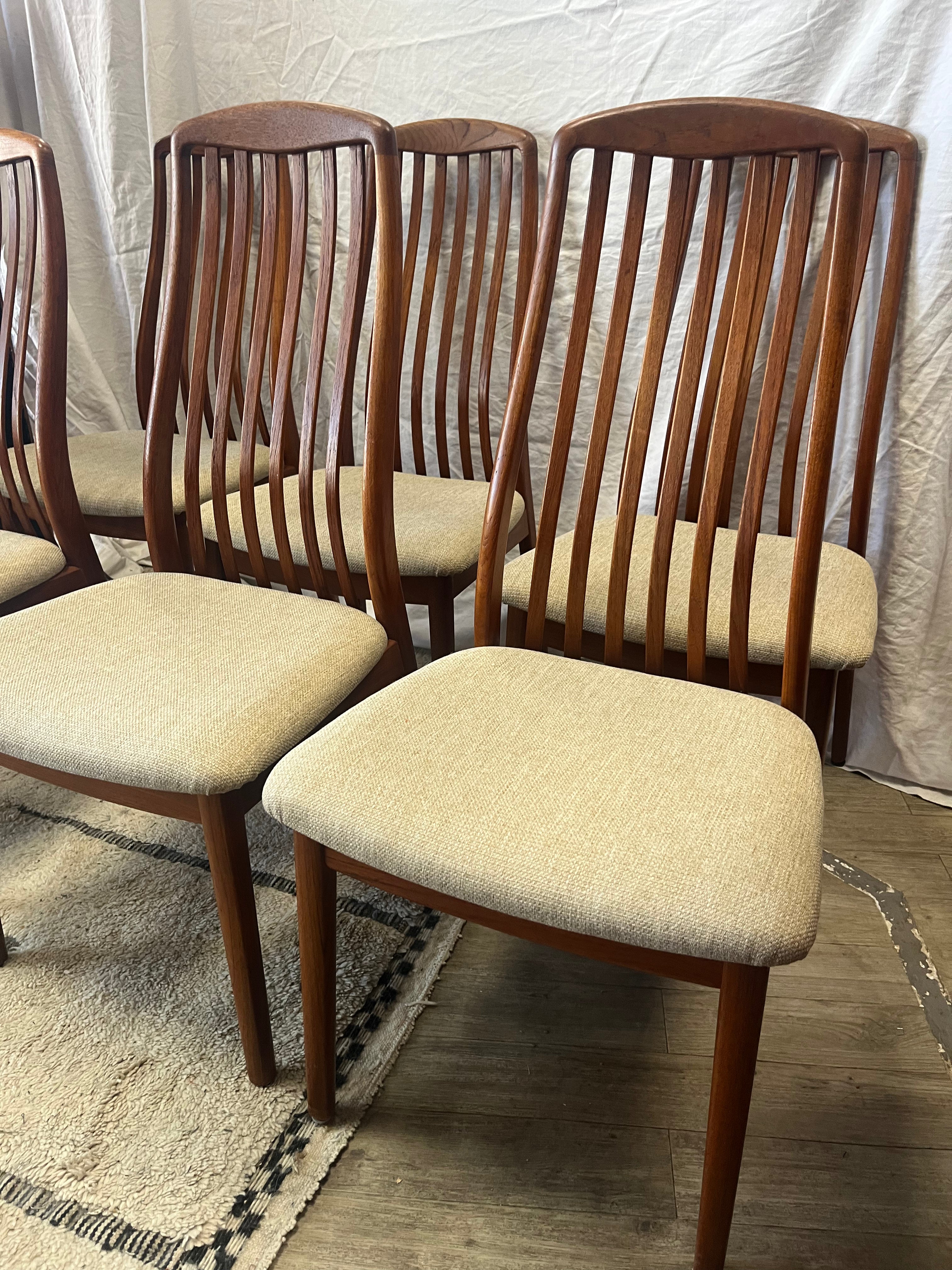 Chaises scandinaves en teck massif 1960