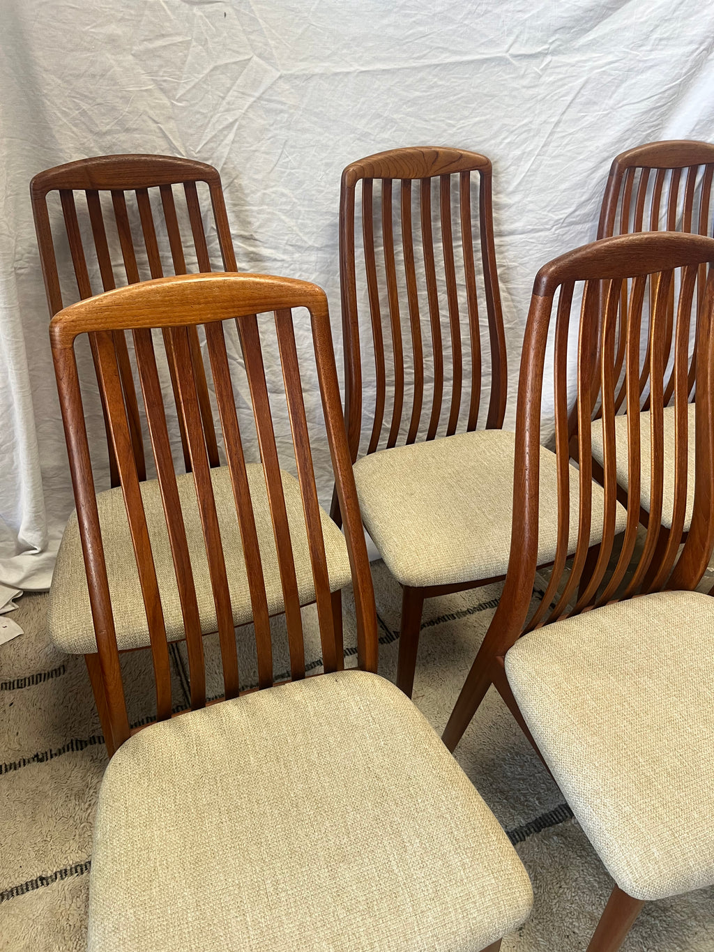 Chaises scandinaves en teck massif 1960