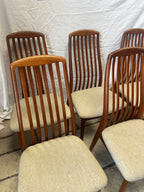 Chaises scandinaves en teck massif 1960