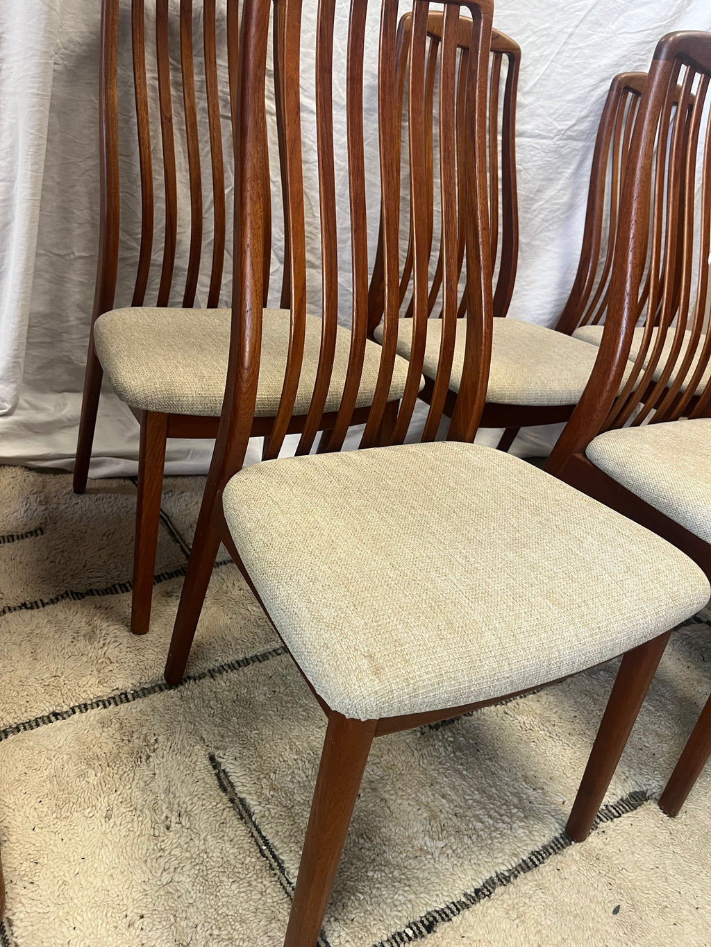 Chaises scandinaves en teck massif 1960