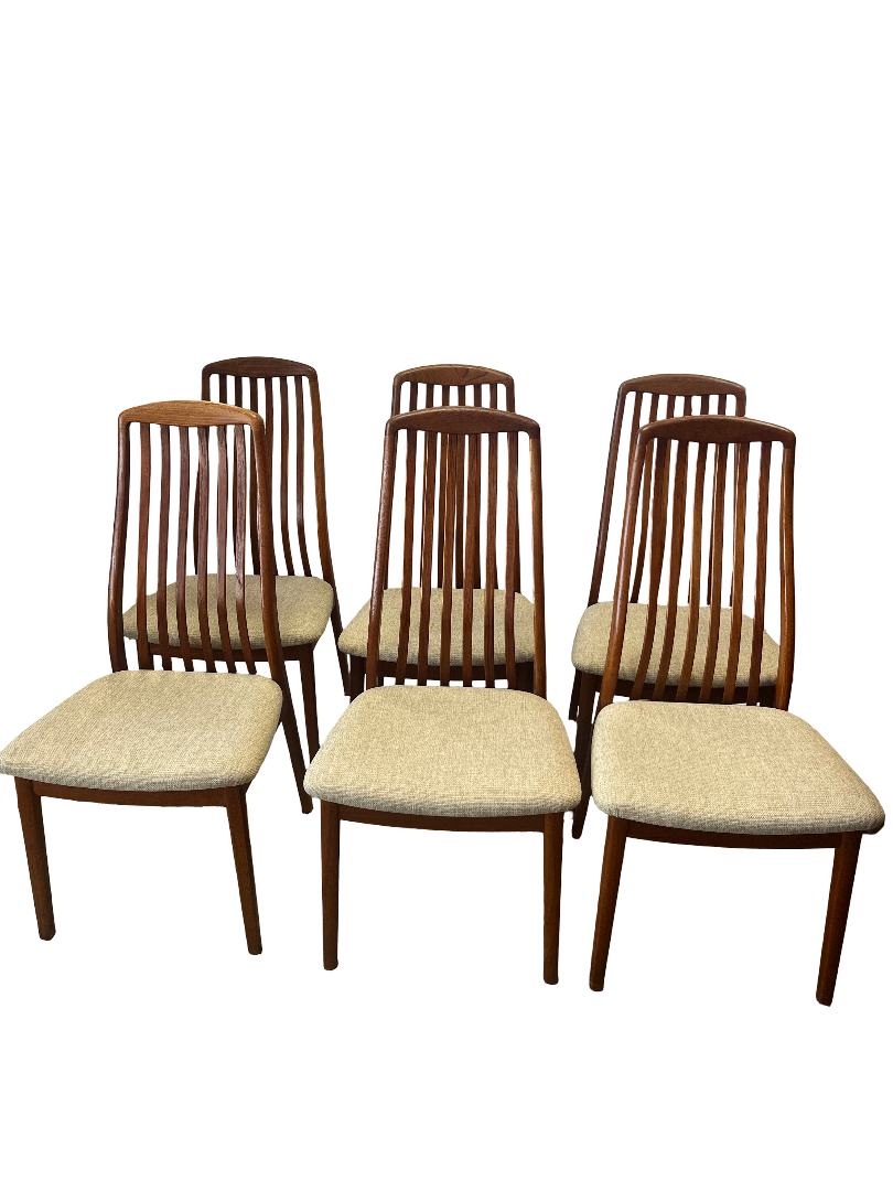 Chaises scandinaves en teck massif 1960