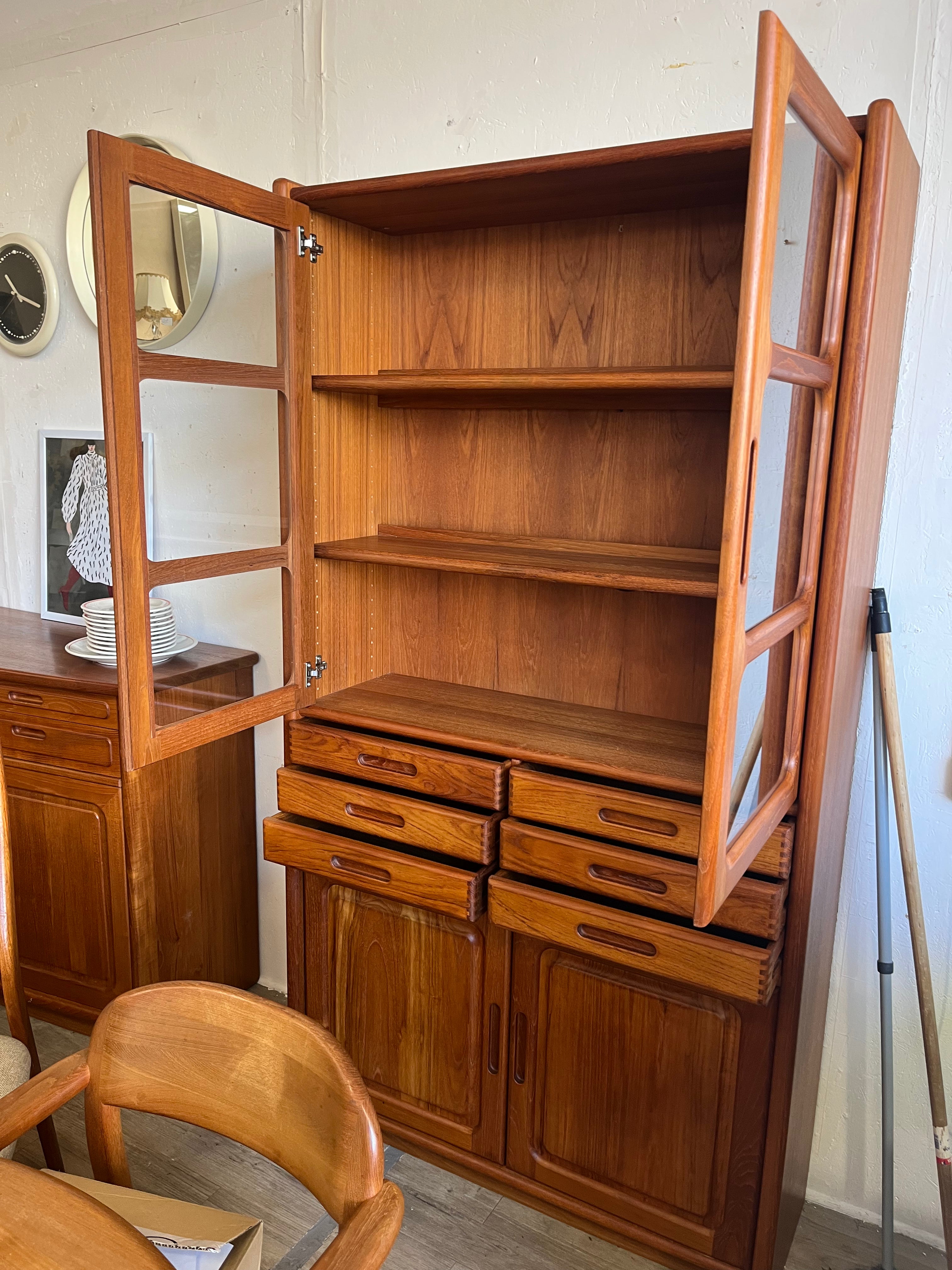 Buffet/vitrine scandinave en teck massif 1970