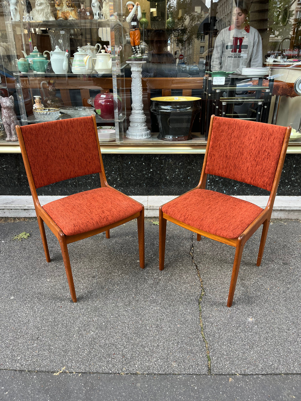 Chaises scandinaves en teck massif 1970