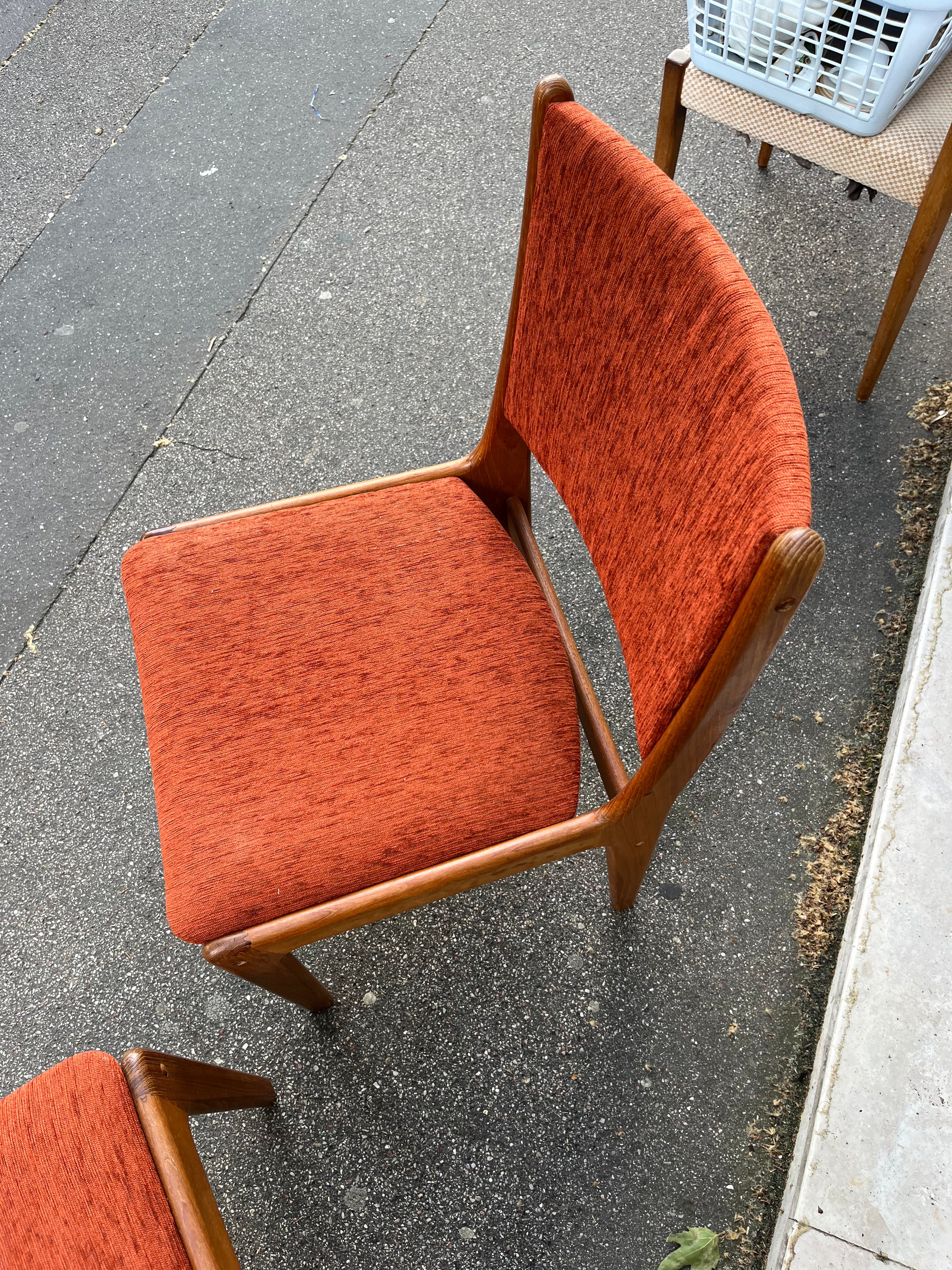 Chaises scandinaves en teck massif 1970