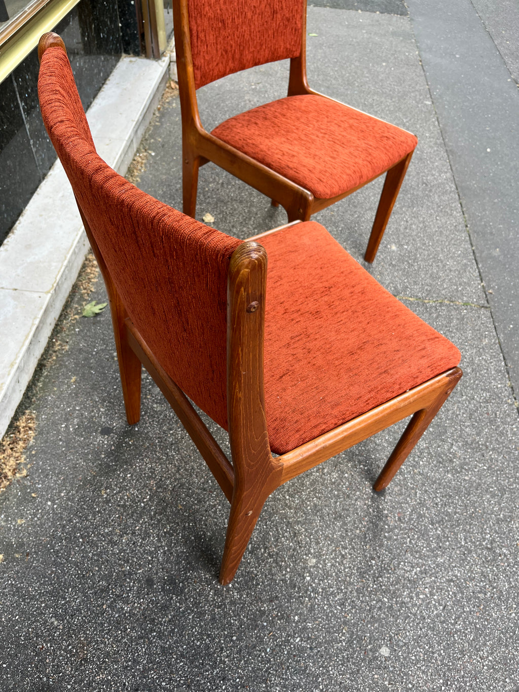 Chaises scandinaves en teck massif 1970