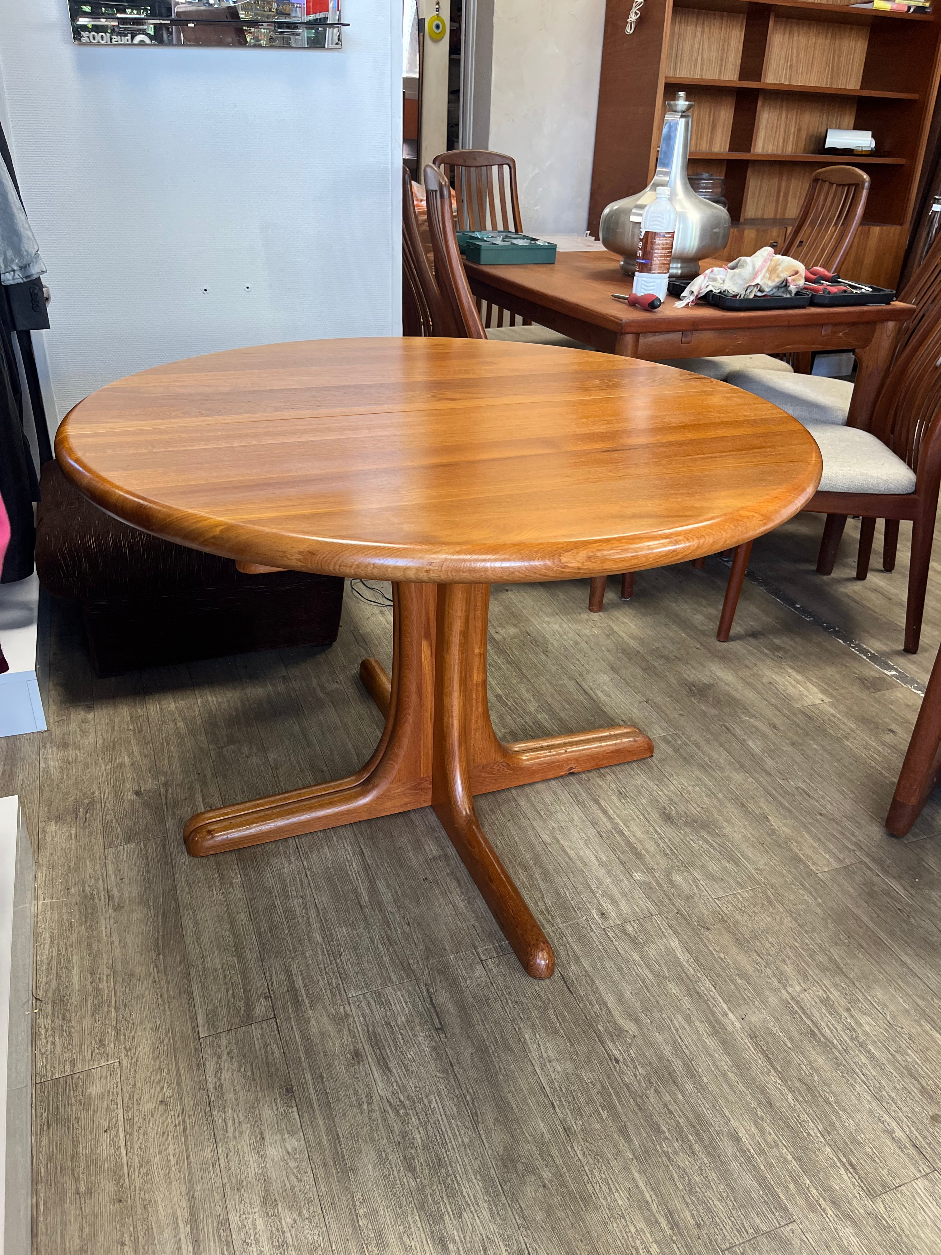 Table à manger scandinave de Juul Kristiansen teck massif 1970
