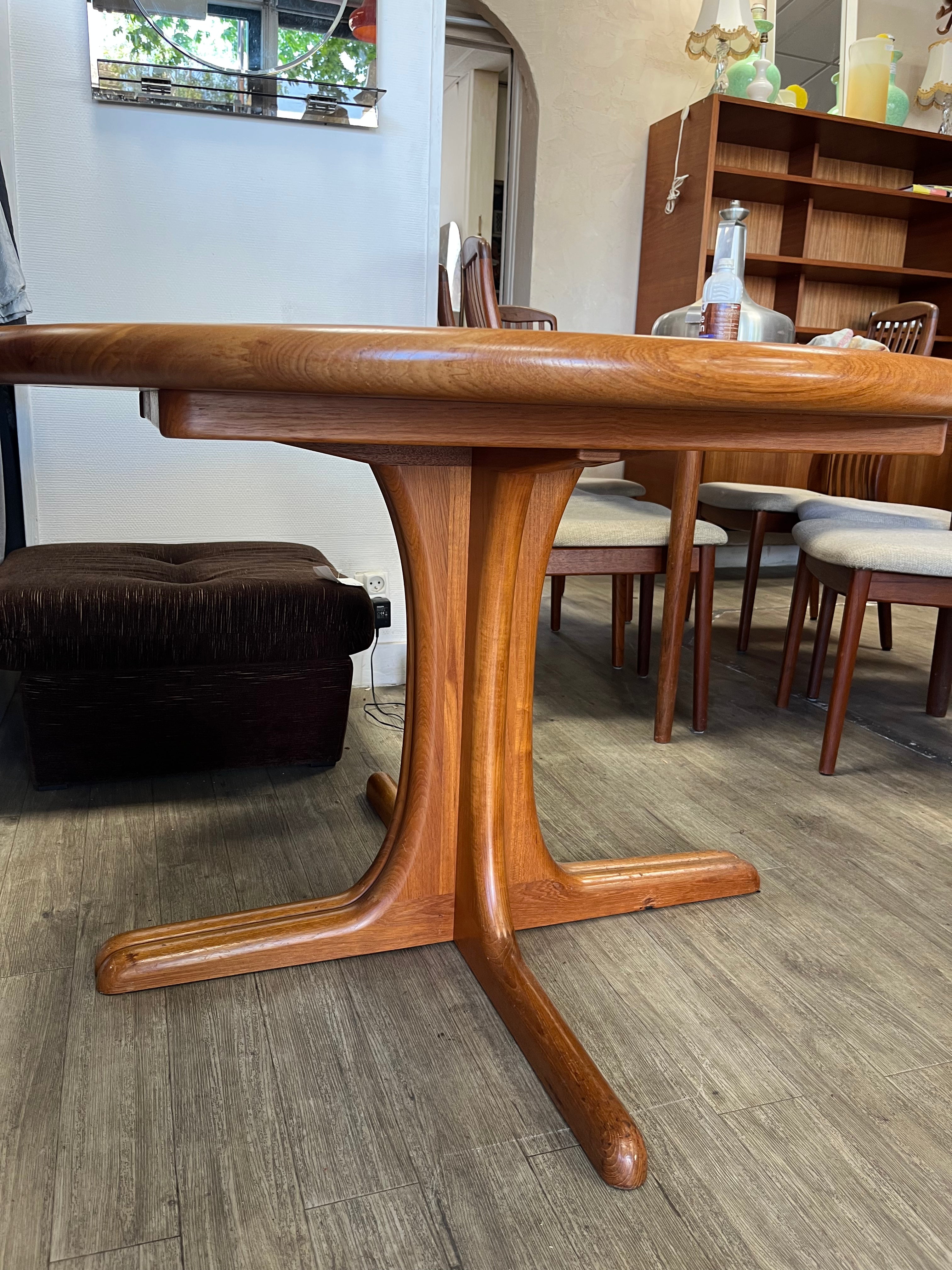Table à manger scandinave de Juul Kristiansen teck massif 1970