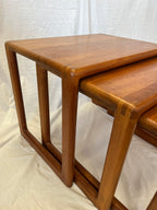 Tables gigognes scandinaves en teck massif 1979