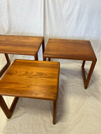 Tables gigognes scandinaves en teck massif 1979