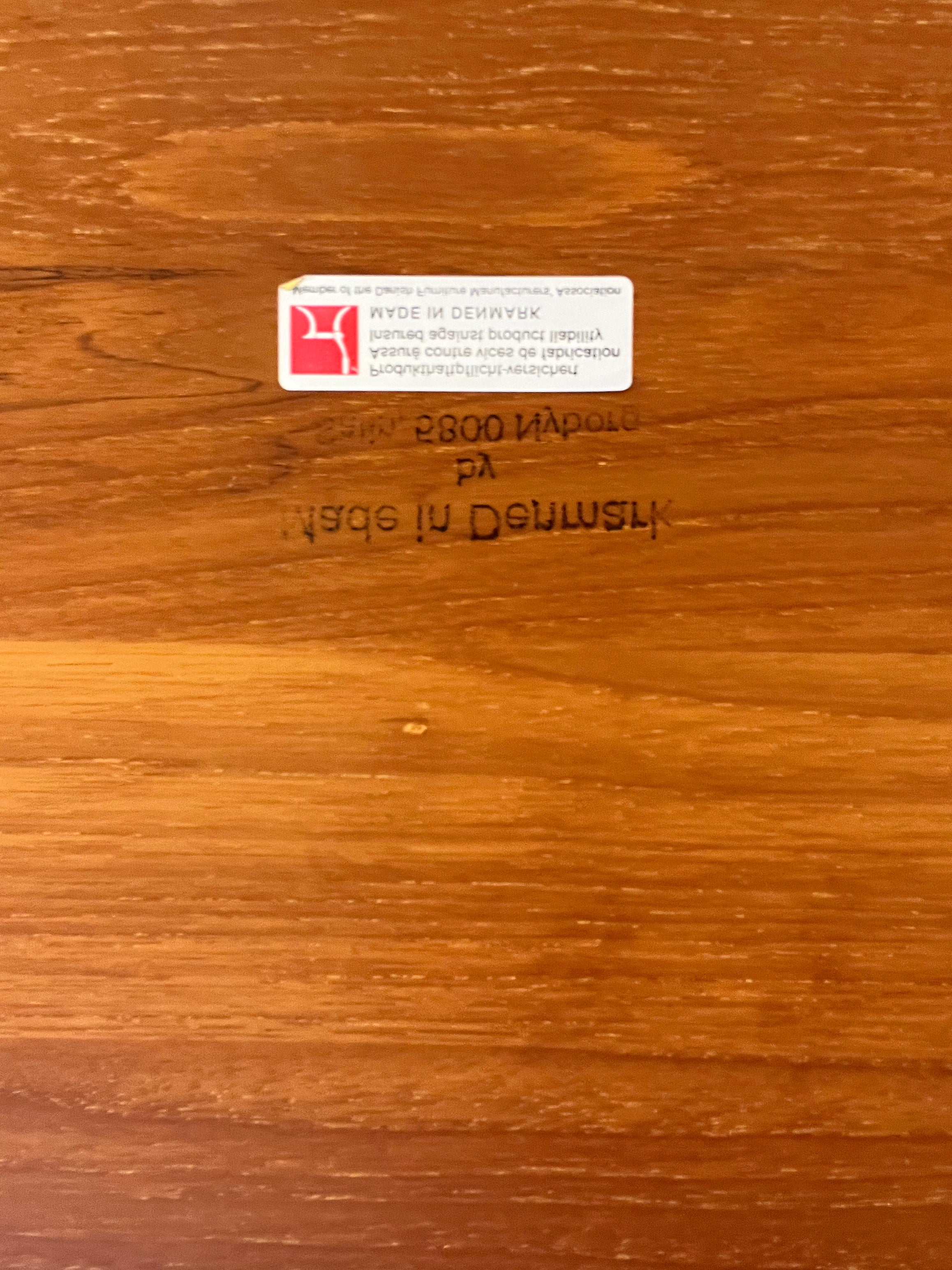 Tables gigognes scandinaves en teck massif 1979