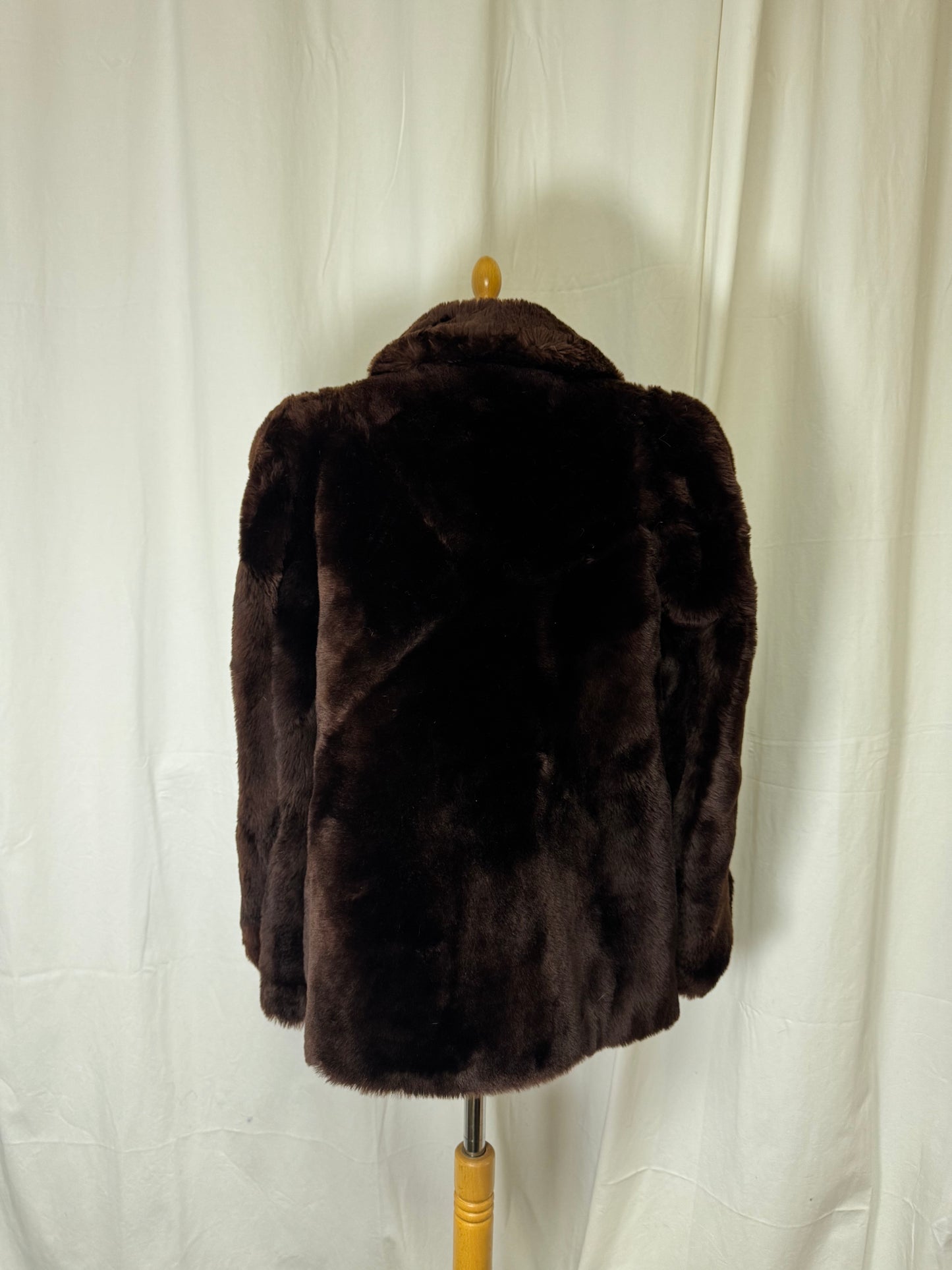 Manteau court fourrure de mouton