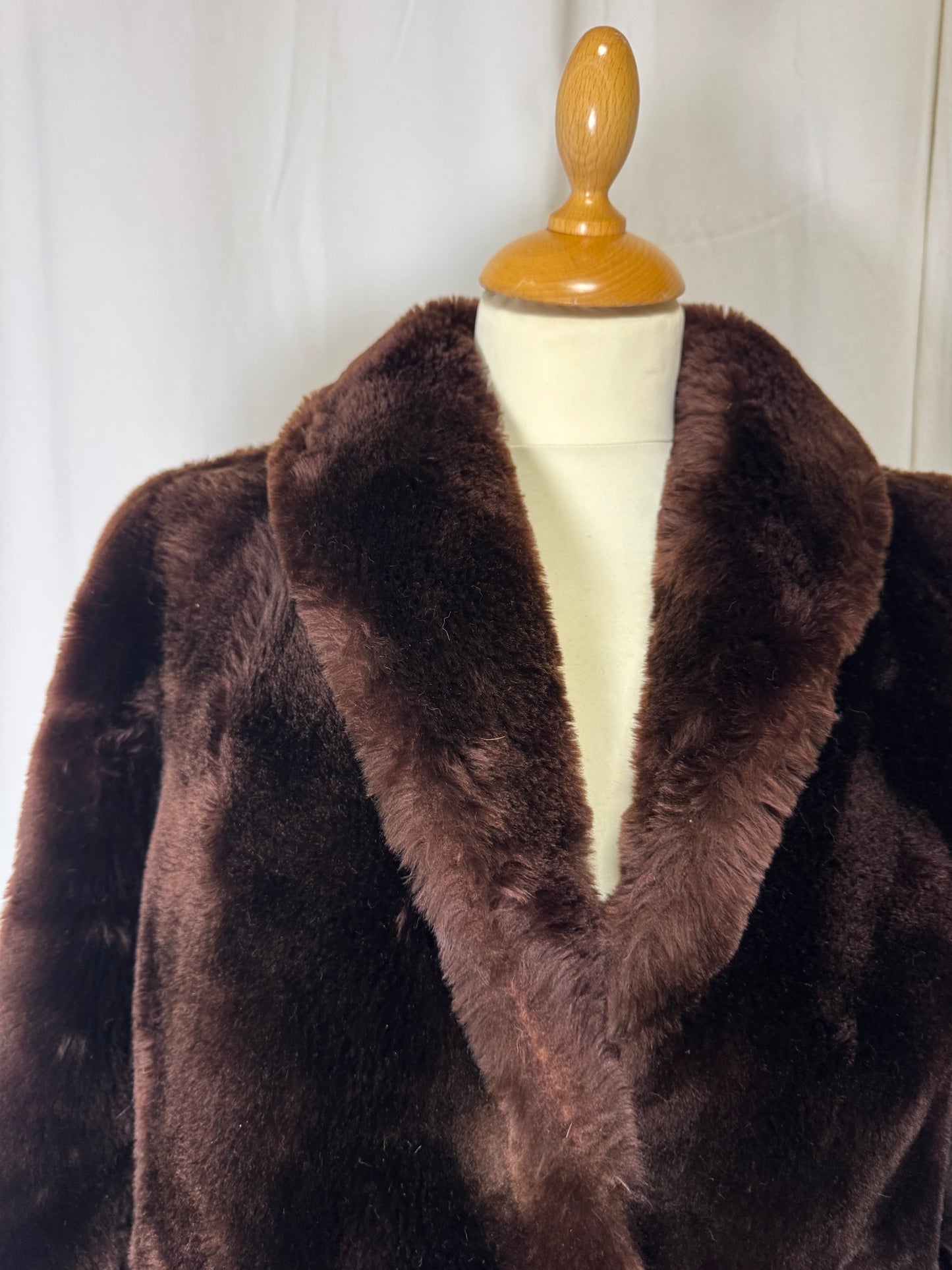 Manteau court fourrure de mouton