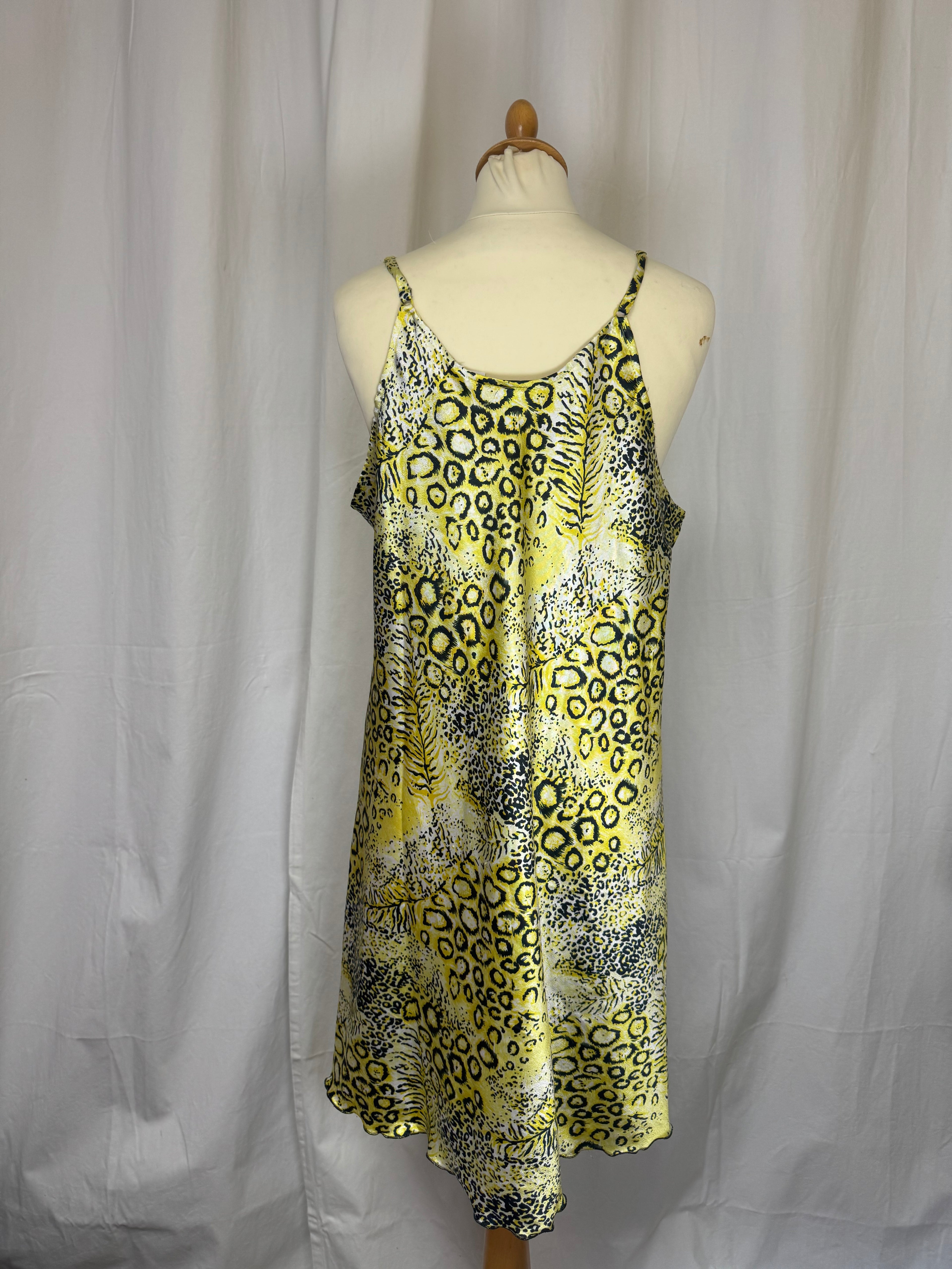 Robe léopard Y2K