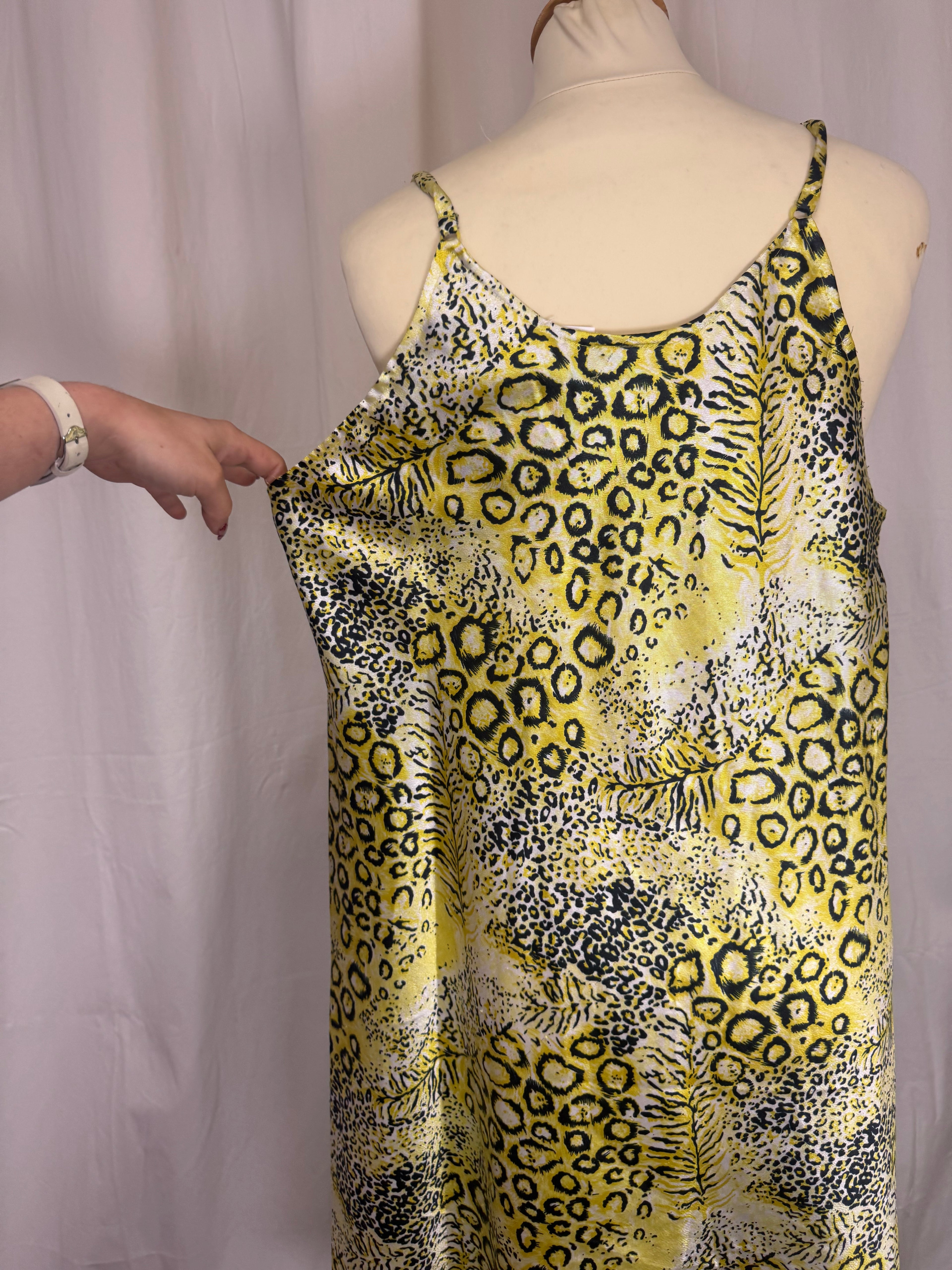 Robe léopard Y2K