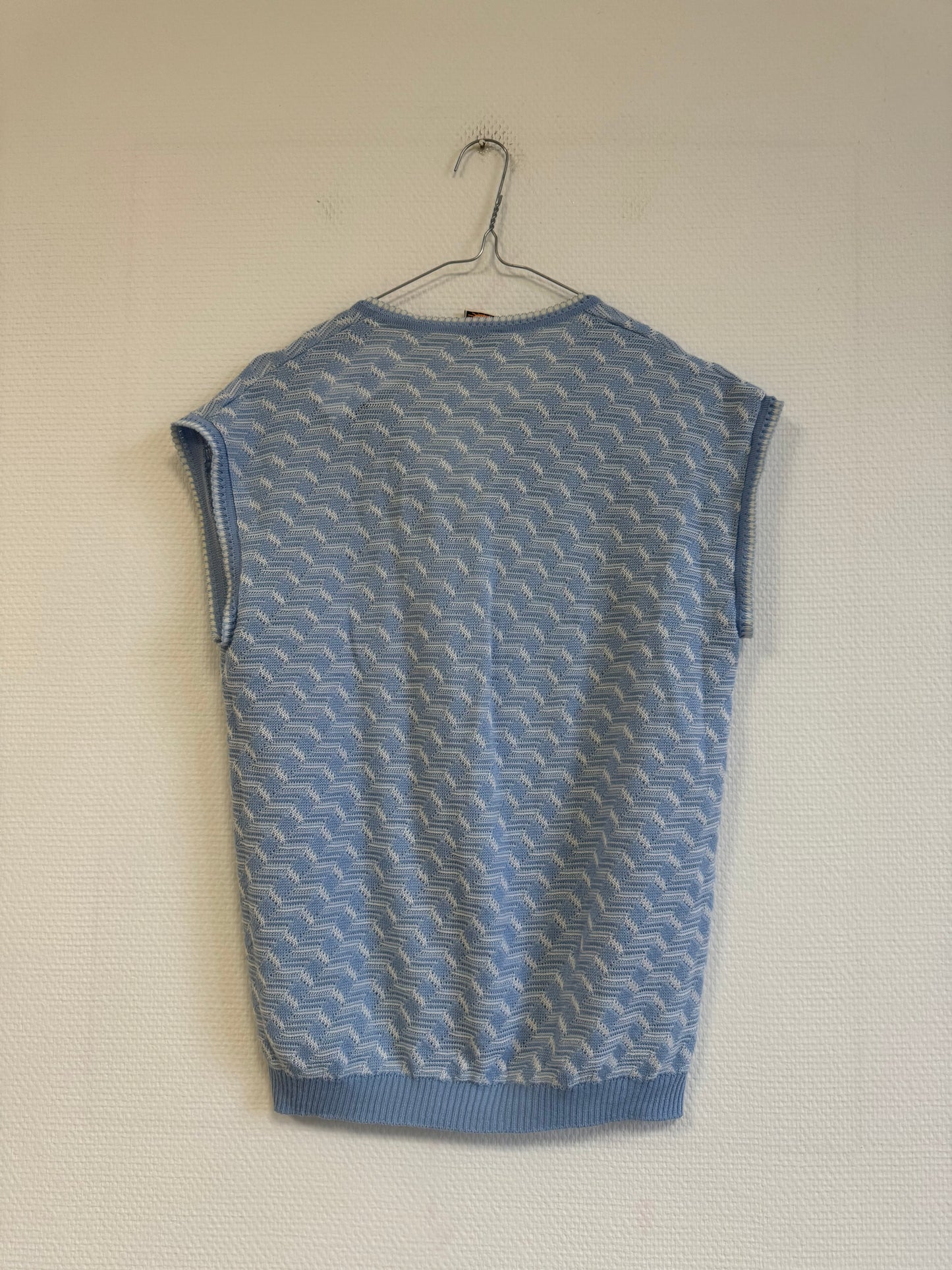 Pull bleu