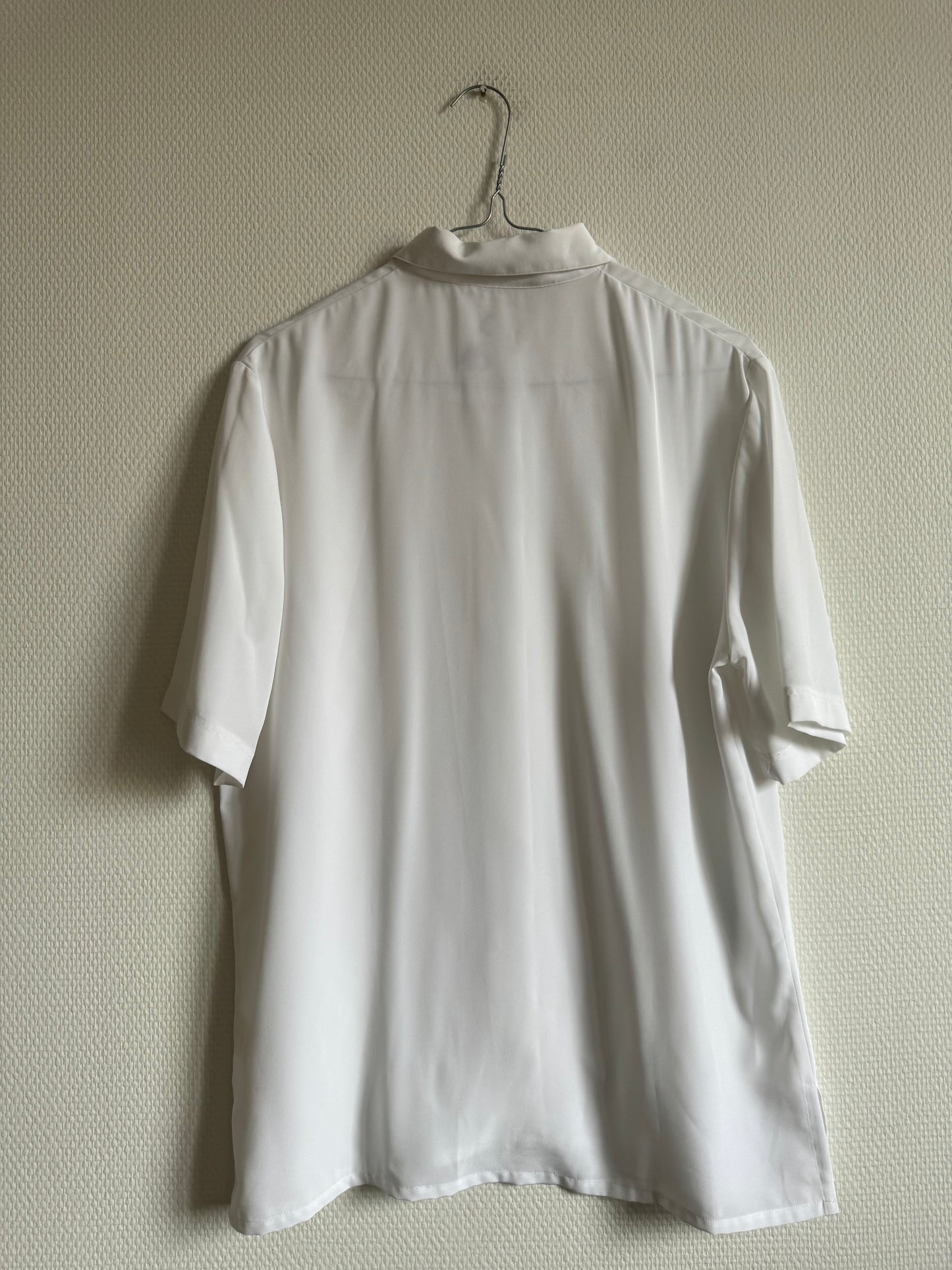 Chemise brodée blanche