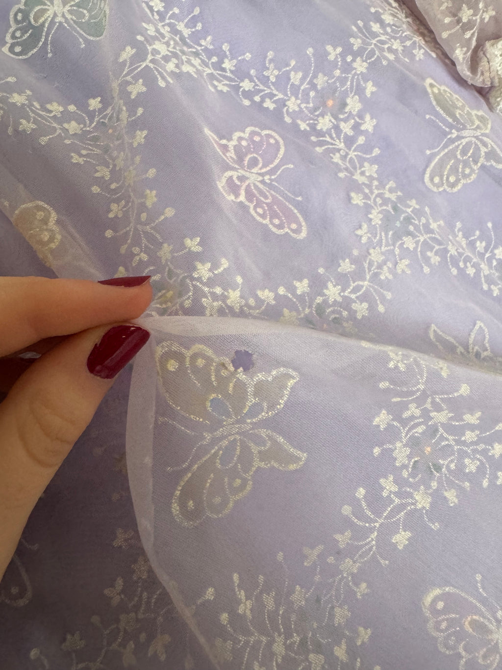 Robe brodée violette
