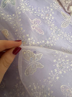 Robe brodée violette