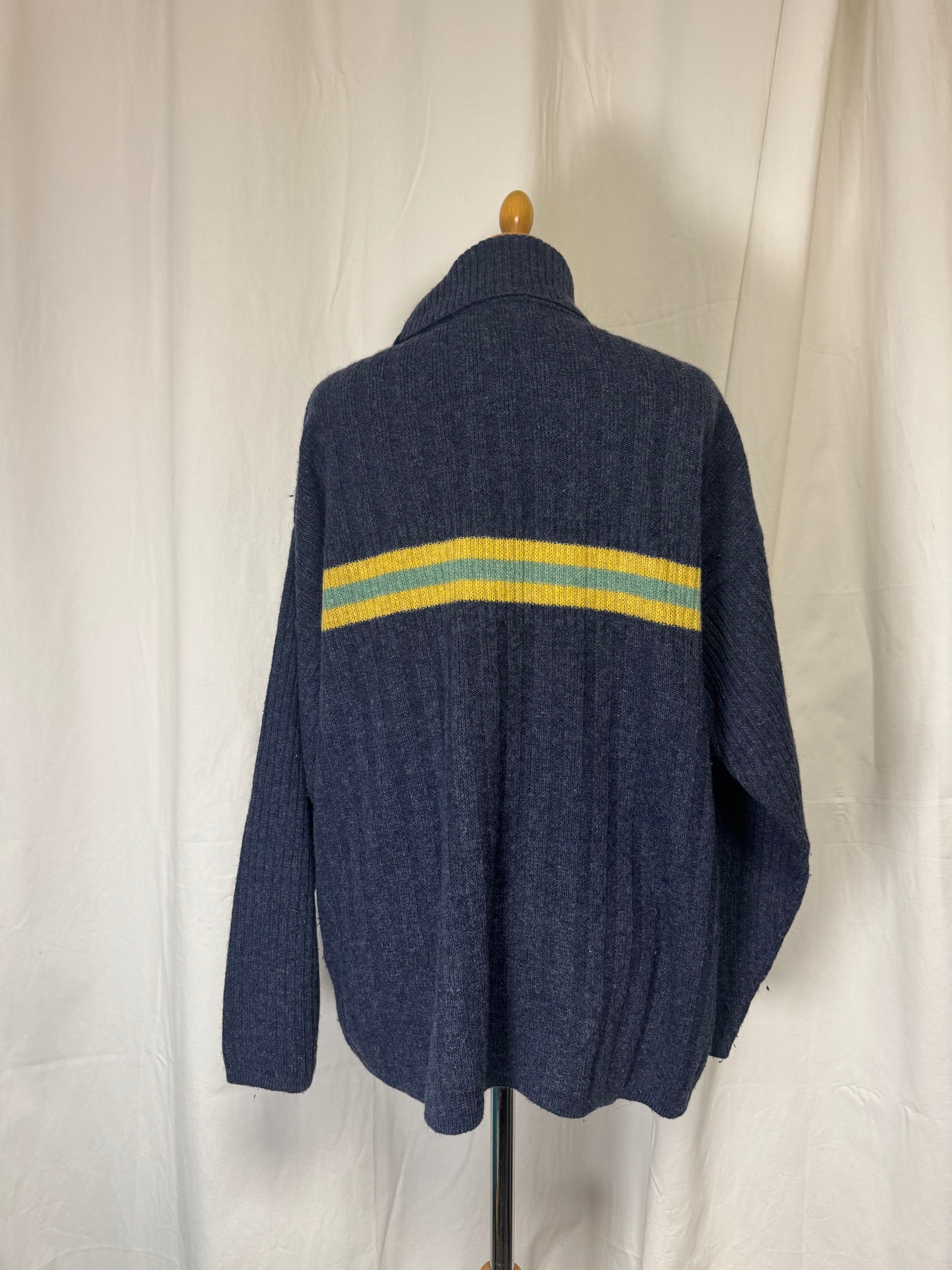 Col roulé à rayures