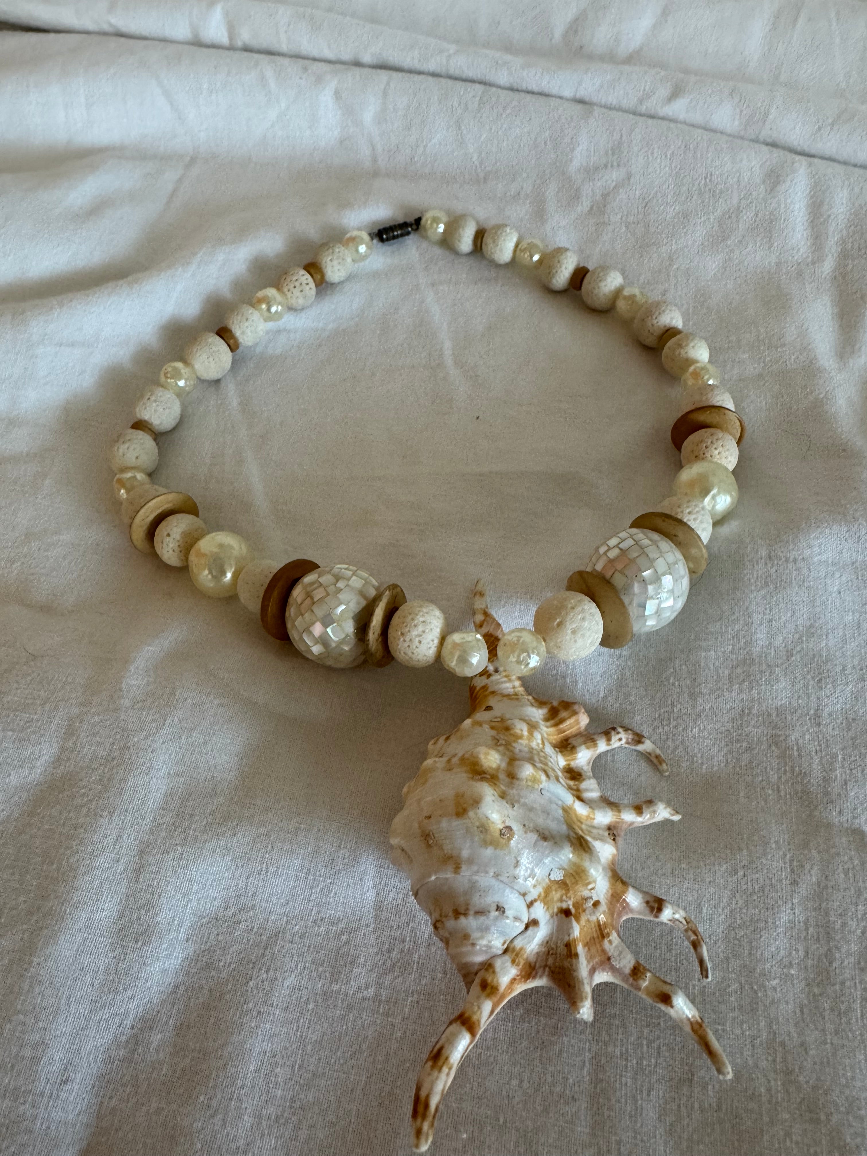 Collier coquillage