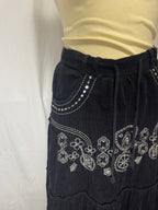 Jupe en velours brodée