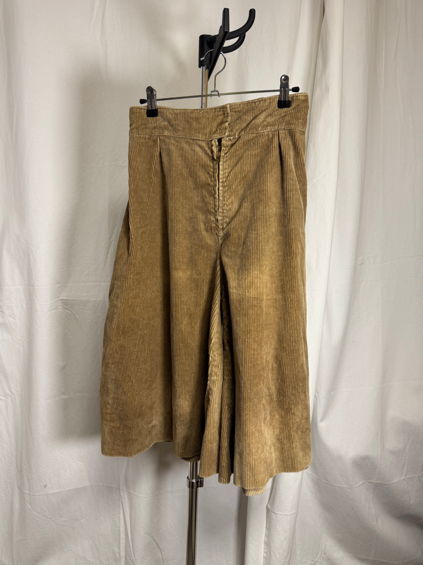 Jupe culotte en velours côtelé