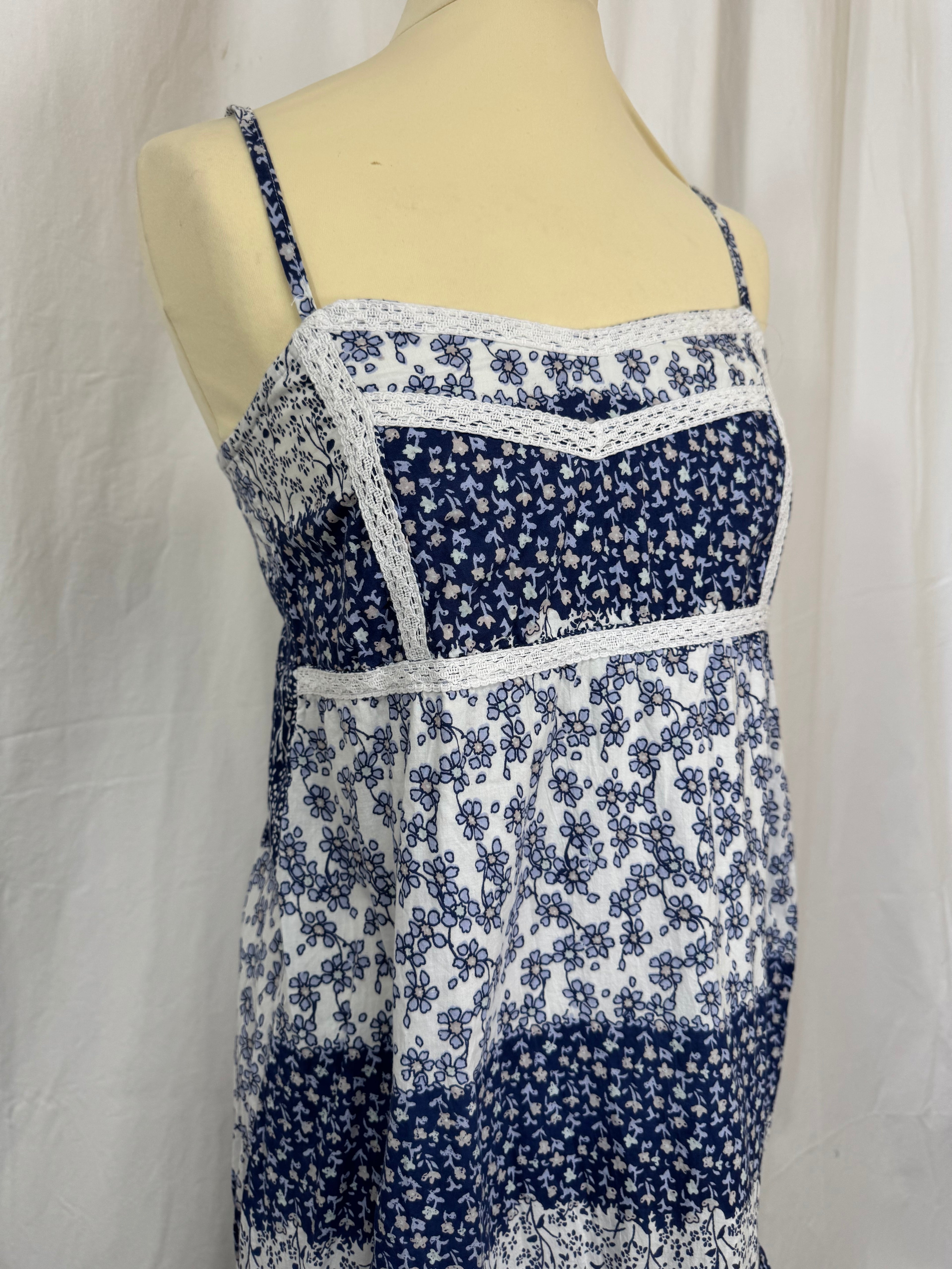 Robe à fleurs bleu